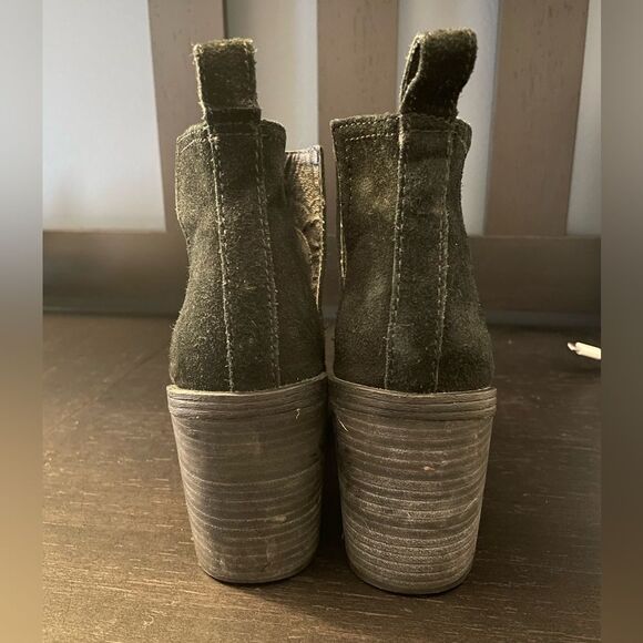 Steve Madden Sharini Black Suede Leather Block Heel Booties Women’s Size 7.5 - Picture 4 of 8